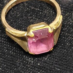 Chic Gold Ring with Pink Stone